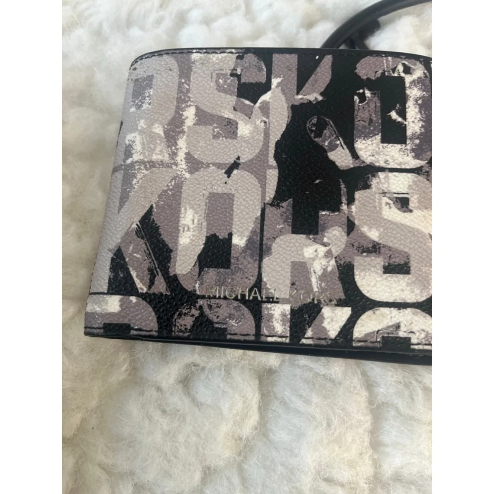 Michael Kors Cooper graphic logo billfold wallet